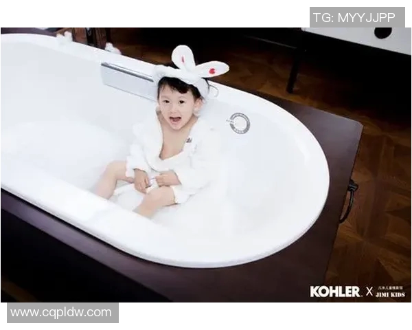 足球明星浴缸中放烟花引发热议网友纷纷点赞称其生活太奢华